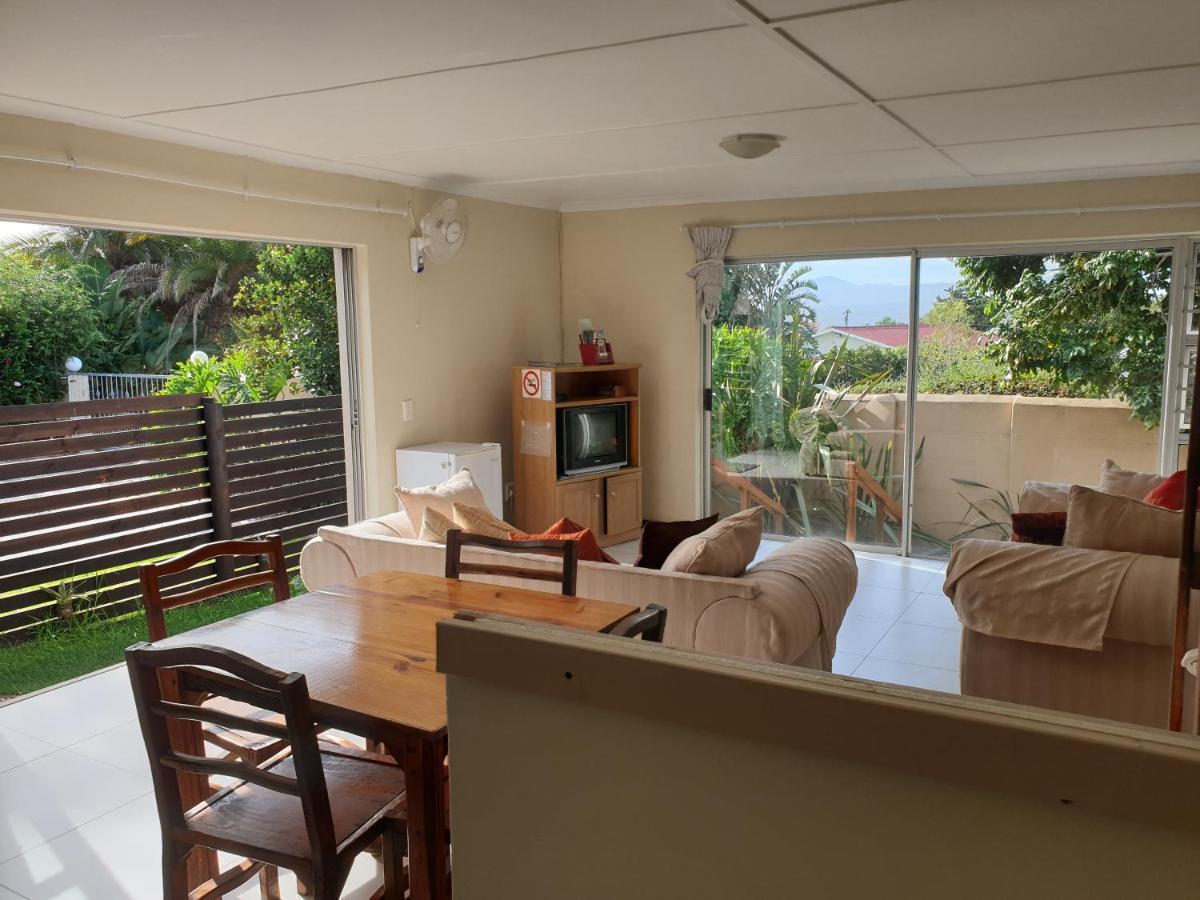 Amakaya Backpackers Travellers Accommodation Plettenberg Bay Exterior foto